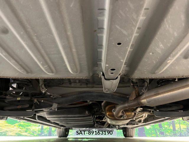 Toyota VOXY HYBRID 2021-02 8132960-19