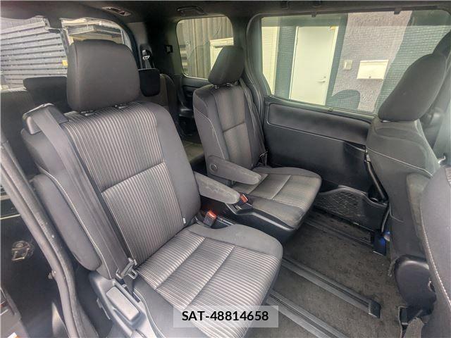 Toyota VOXY HYBRID 2019-06 8132973-9