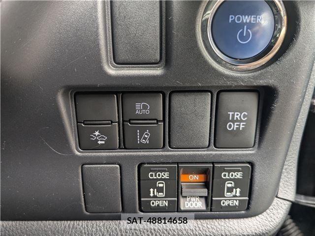 Toyota VOXY HYBRID 2019-06 8132973-15
