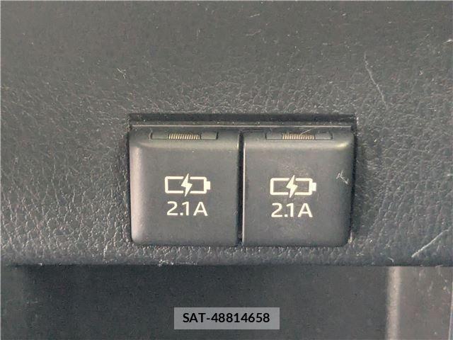 Toyota VOXY HYBRID 2019-06 8132973-23