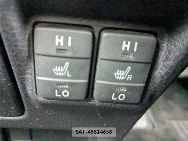 Toyota VOXY HYBRID 2019-06 8132973-25