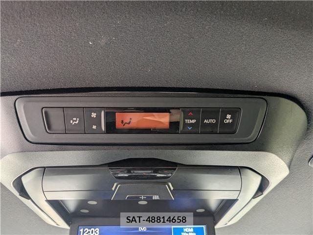 Toyota VOXY HYBRID 2019-06 8132973-29