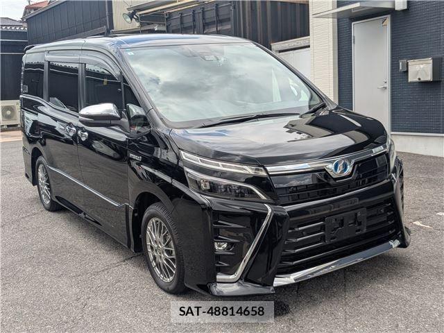 Toyota VOXY HYBRID 2019-06 8132973-6