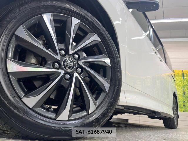 Toyota VOXY HYBRID 2022-09 8132957-13