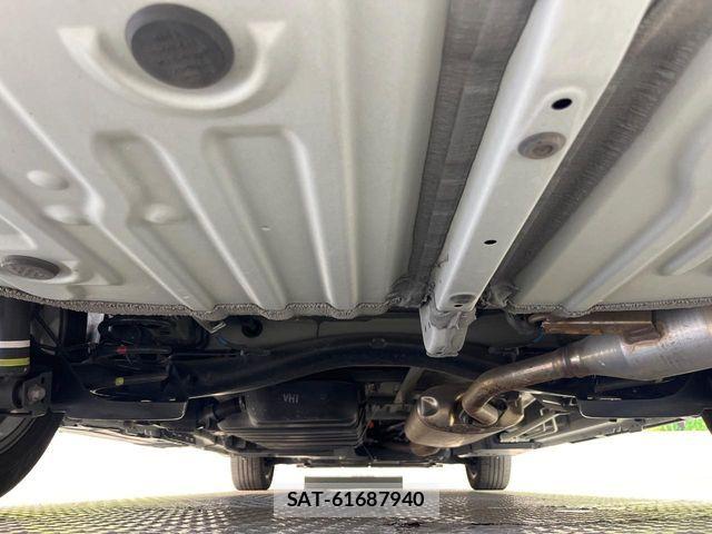 Toyota VOXY HYBRID 2022-09 8132957-18