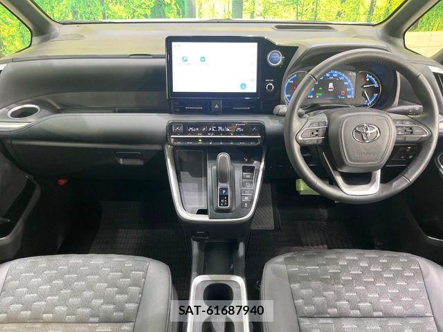 Toyota VOXY HYBRID 2022-09 8132957-1