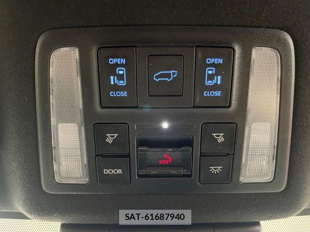 Toyota VOXY HYBRID 2022-09 8132957-2