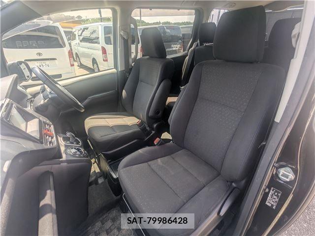 Toyota VOXY HYBRID 2015-12 8132974-12