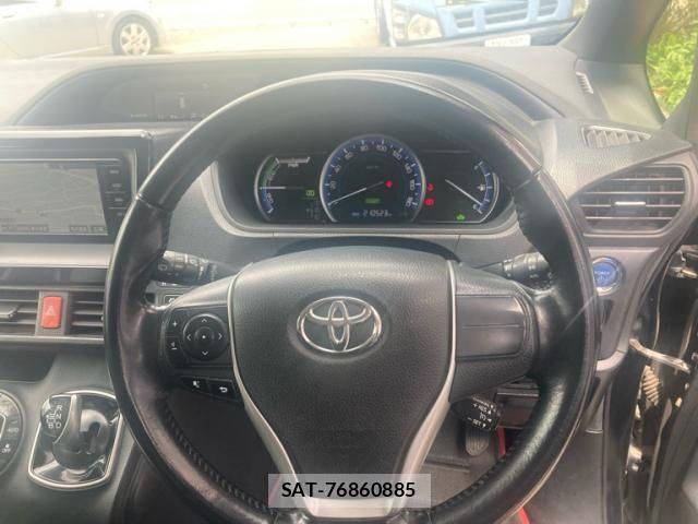 Toyota VOXY HYBRID 2015-06 8132975-17