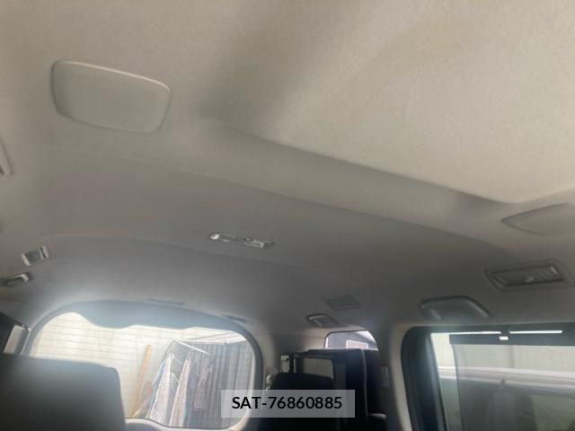 Toyota VOXY HYBRID 2015-06 8132975-2