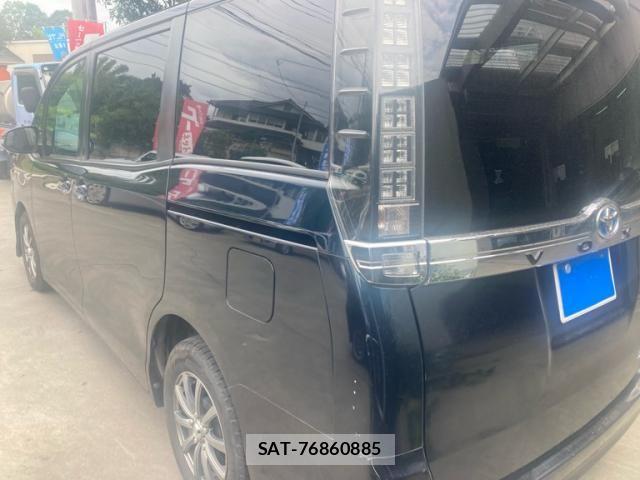 Toyota VOXY HYBRID 2015-06 8132975-6