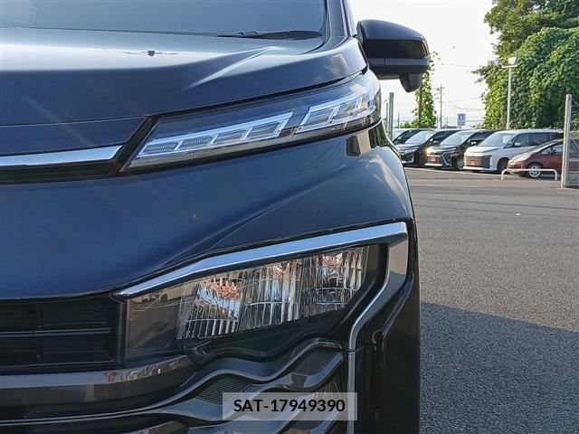 Toyota VOXY HYBRID 2022-04 8132958-25