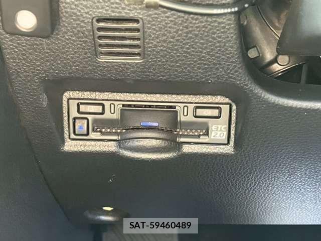 Toyota VOXY HYBRID 2022-10 8132959-9
