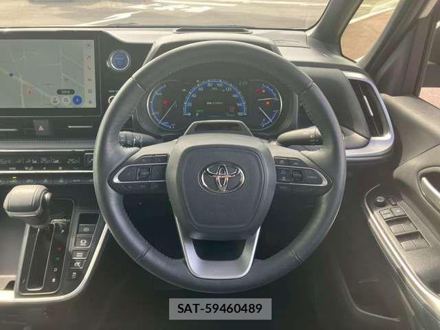 Toyota VOXY HYBRID 2022-10 8132959-15
