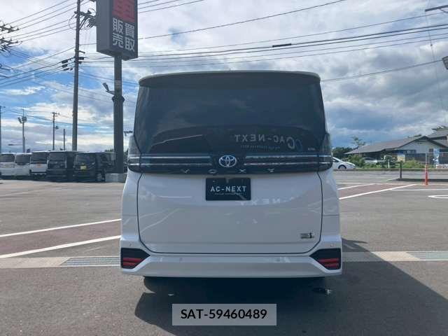 Toyota VOXY HYBRID 2022-10 8132959-19