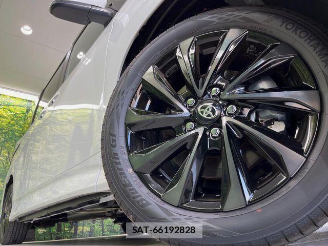 Toyota VOXY HYBRID 2026-06 8132955-12