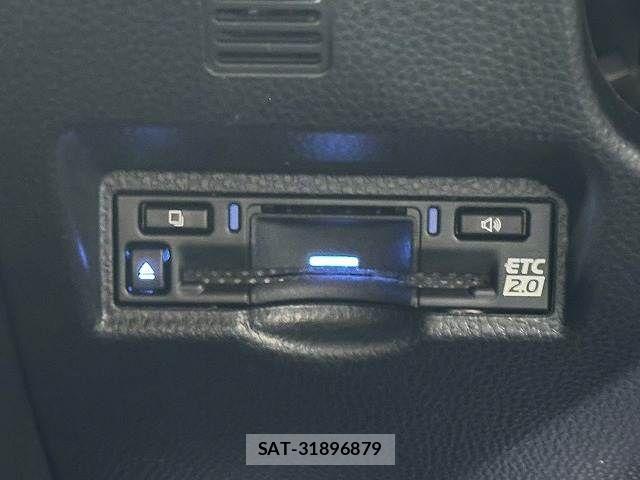 Toyota VOXY HYBRID 2024-07 8146993-9