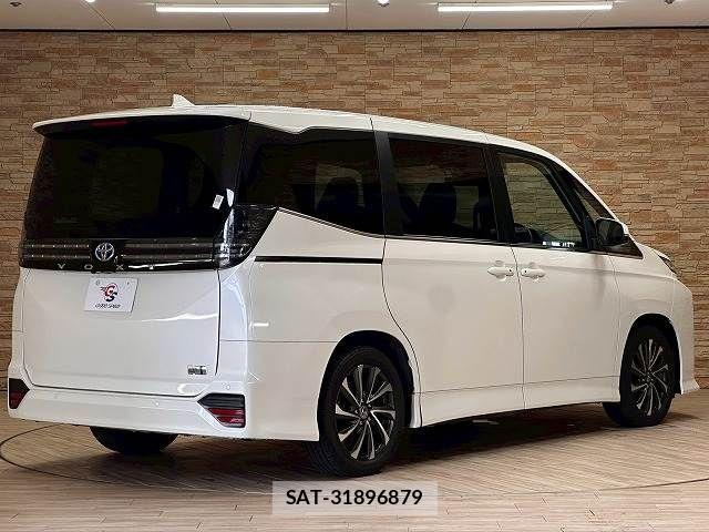 Toyota VOXY HYBRID 2024-07 8146993-15