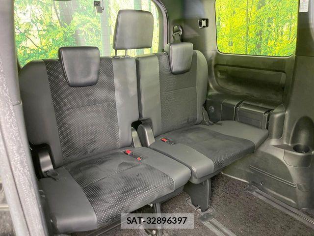 Toyota VOXY HYBRID 2021-07 8146994-9