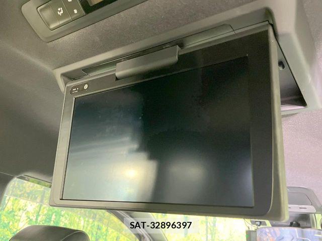 Toyota VOXY HYBRID 2021-07 8146994-2