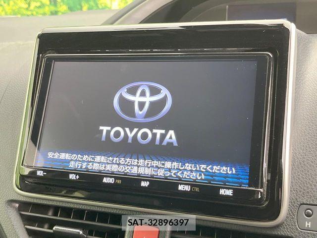 Toyota VOXY HYBRID 2021-07 8146994-3
