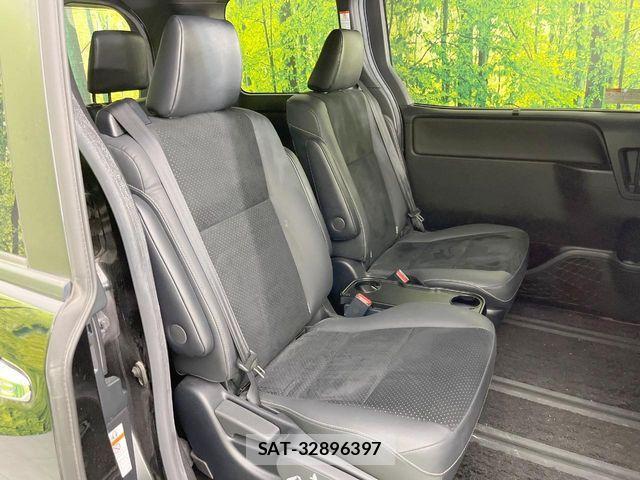 Toyota VOXY HYBRID 2021-07 8146994-8