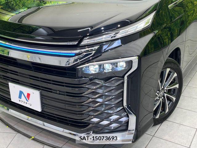 Toyota VOXY HYBRID 2024-07 8146990-12