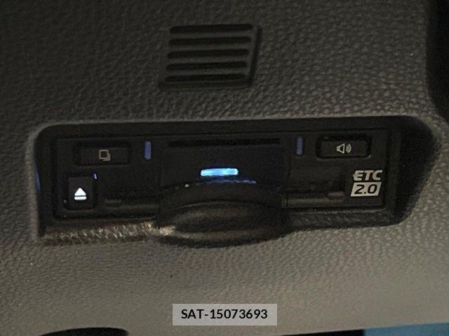 Toyota VOXY HYBRID 2024-07 8146990-6