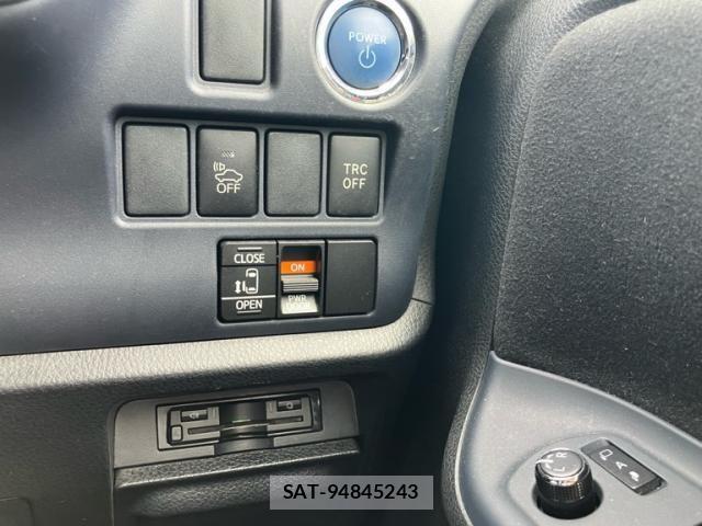 Toyota VOXY HYBRID 2015-08 8146998-13