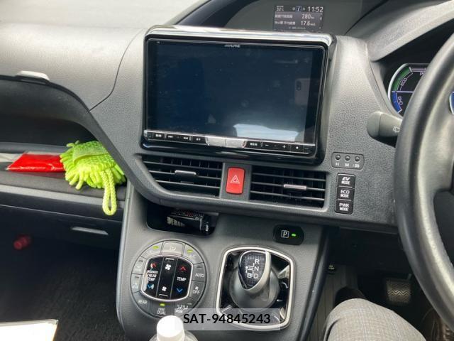 Toyota VOXY HYBRID 2015-08 8146998-14