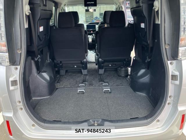 Toyota VOXY HYBRID 2015-08 8146998-19