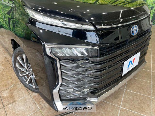Toyota VOXY HYBRID 2023-07 8146992-12