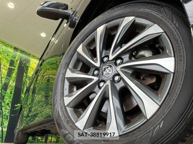 Toyota VOXY HYBRID 2023-07 8146992-13