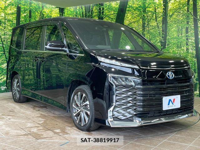 Toyota VOXY HYBRID 2023-07 8146992-16