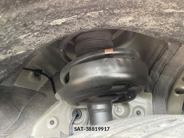 Toyota VOXY HYBRID 2023-07 8146992-19