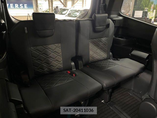 Toyota VOXY HYBRID 2026-05 8146987-9