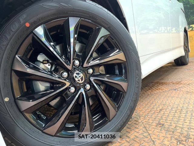Toyota VOXY HYBRID 2026-05 8146987-12