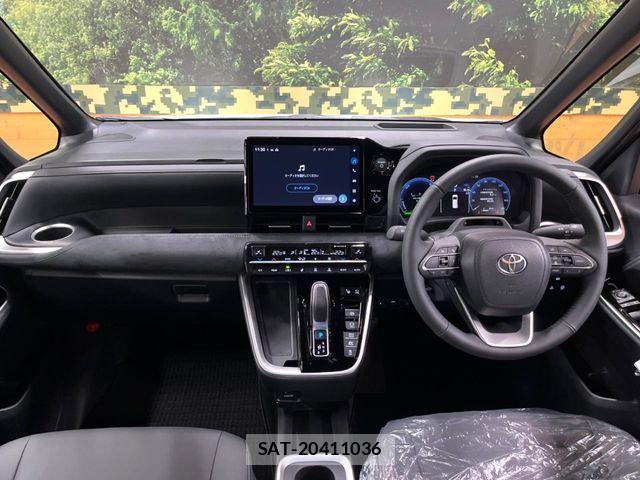 Toyota VOXY HYBRID 2026-05 8146987-1