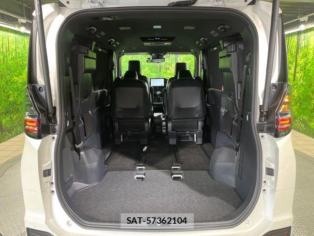Toyota VOXY HYBRID 2023-12 8146989-10