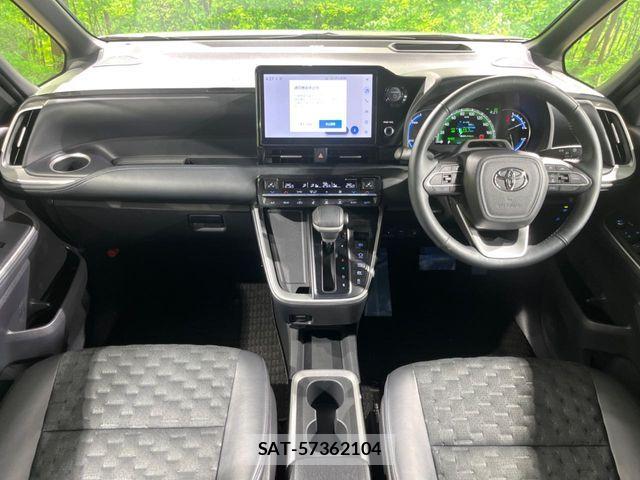 Toyota VOXY HYBRID 2023-12 8146989-1