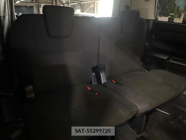 Toyota VOXY HYBRID 2014-06 8146997-11