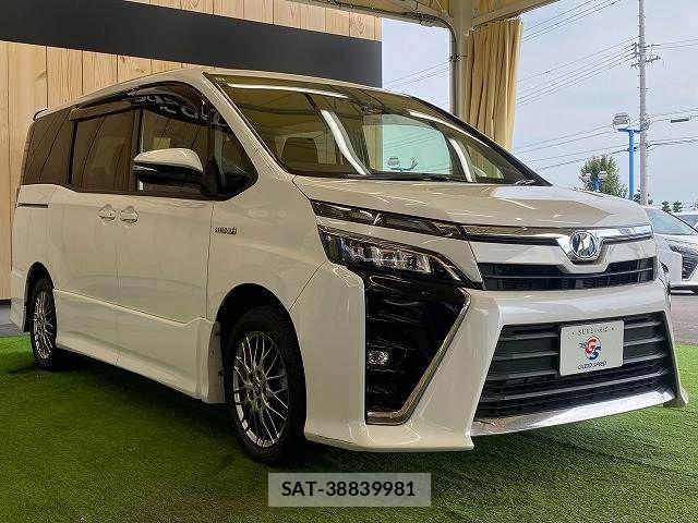 Toyota VOXY HYBRID 2017-10 8146996-14