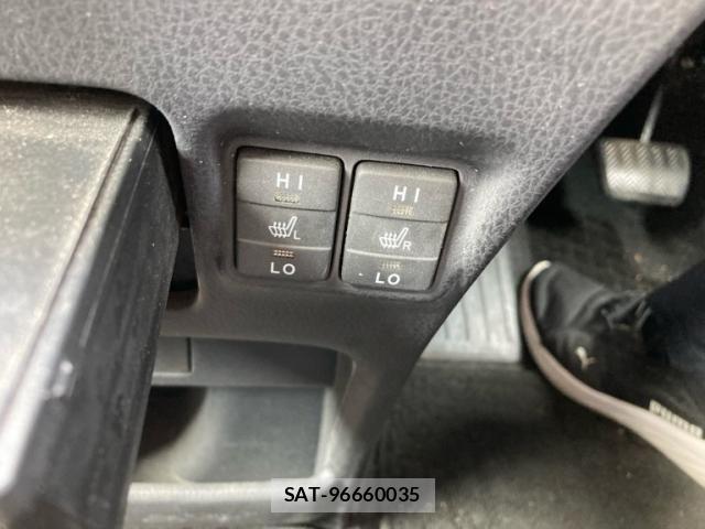 Toyota VOXY HYBRID 2015-02 8159516-20