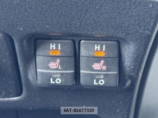 Toyota VOXY HYBRID 2019-07 8159513-25
