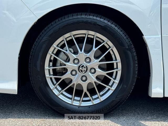 Toyota VOXY HYBRID 2019-07 8159513-7