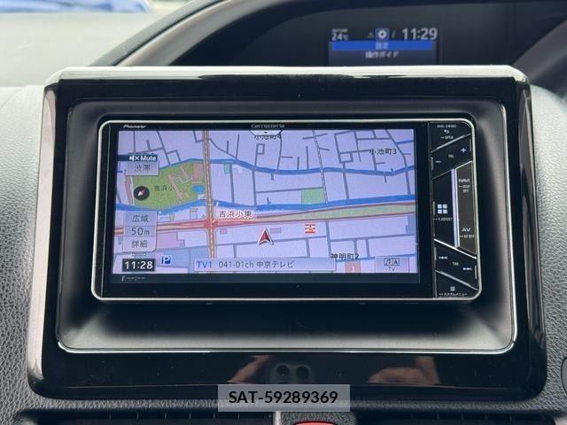 Toyota VOXY HYBRID 2018-03 8159514-19