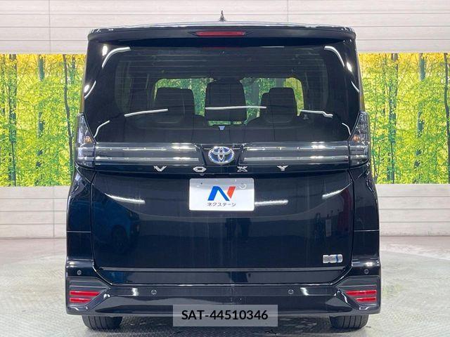 Toyota VOXY HYBRID 2023-05 8159502-14