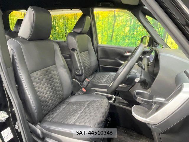 Toyota VOXY HYBRID 2023-05 8159502-6