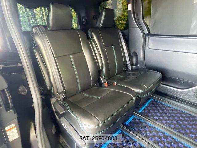 Toyota VOXY HYBRID 2021-10 8159512-9