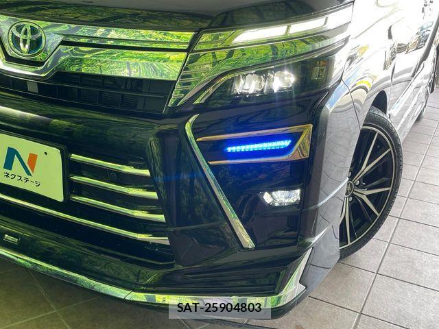 Toyota VOXY HYBRID 2021-10 8159512-12